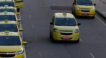 CMN regulamenta nova linha para motoristas de aplicativos e taxistas